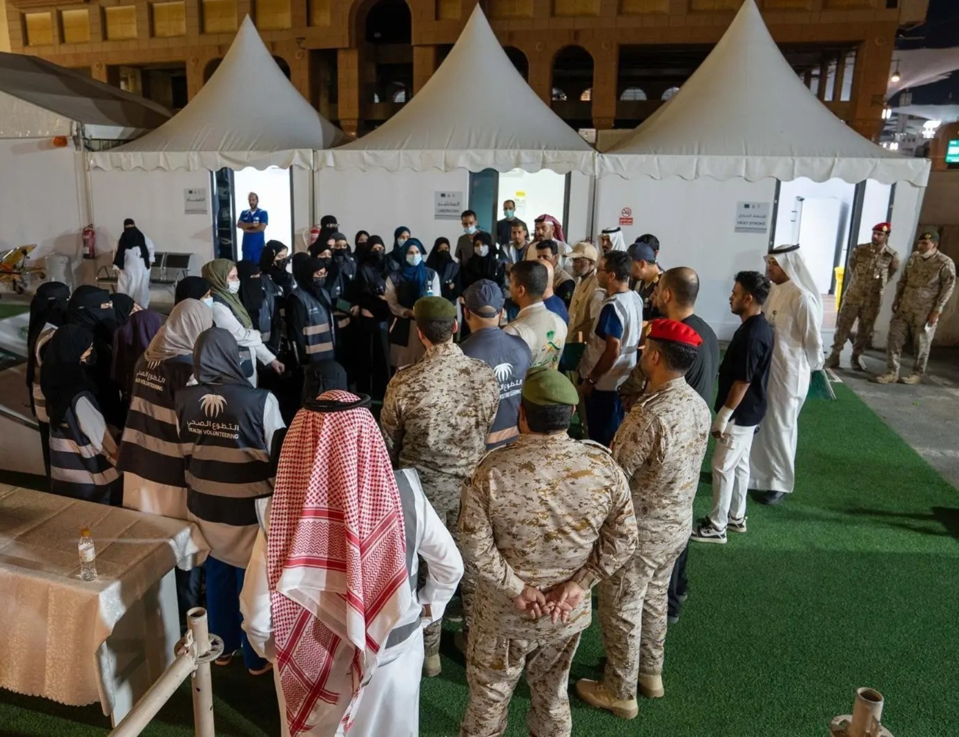 أكثر من 5 آلاف متطوع صحي وإسعافي ينفذون 72 ألف ساعة تطوعية لخدمة ضيوف الرحمن في موسم حج 1445 هـ