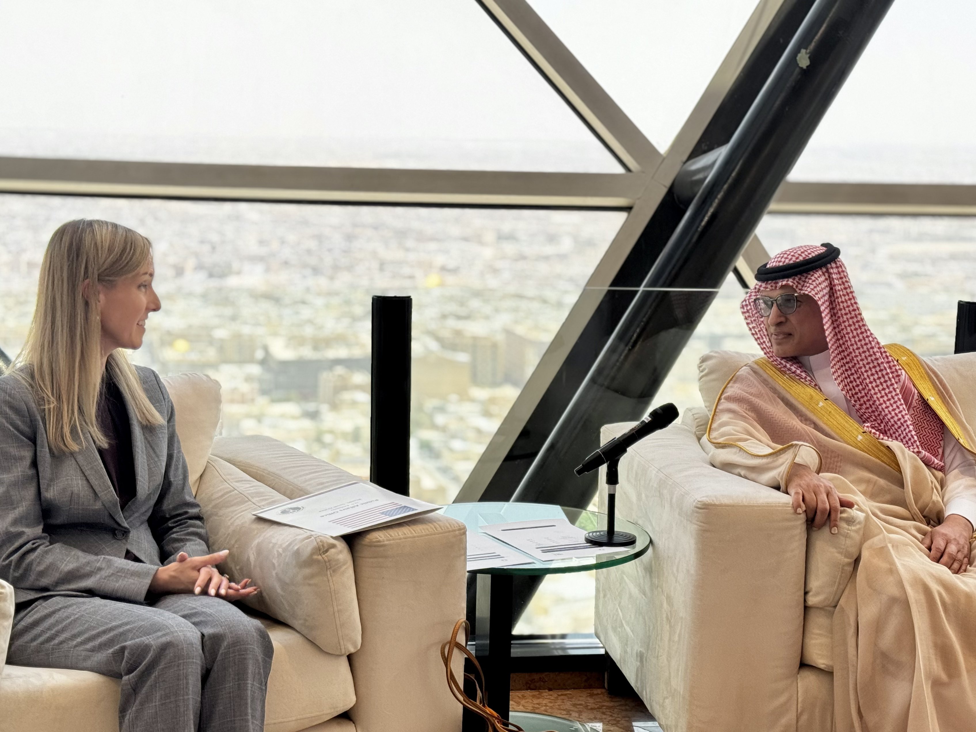 هيئة الإذاعة والتلفزيون تختتم برنامج ‘صناعة المحتوى الإعلامي بالإنجليزية’ بالشراكة مع السفارة الأمريكية 